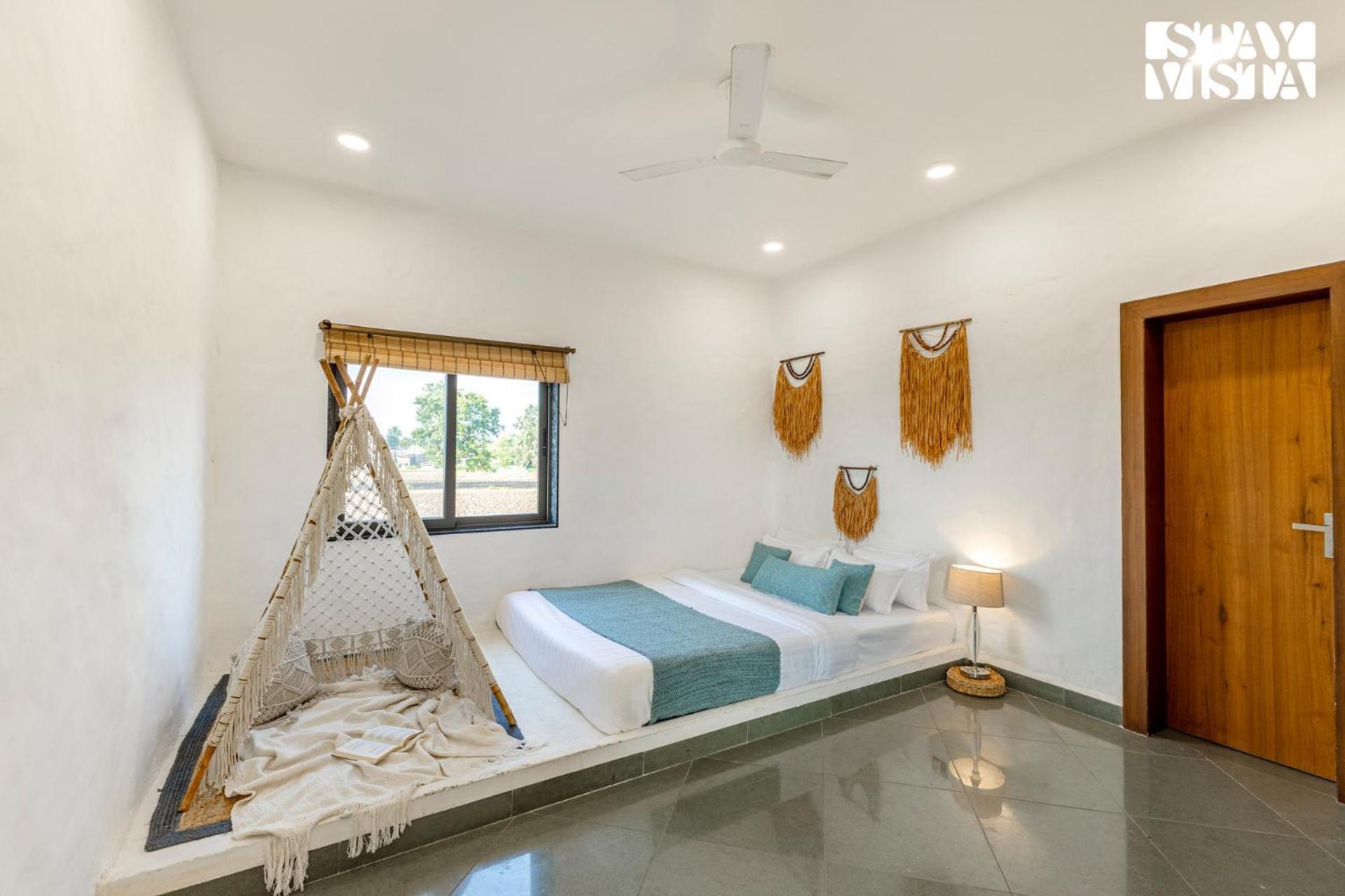 Stayvista At Lotus By The Lake With Pool, Bbq & Lawn Indore Bagian luar foto