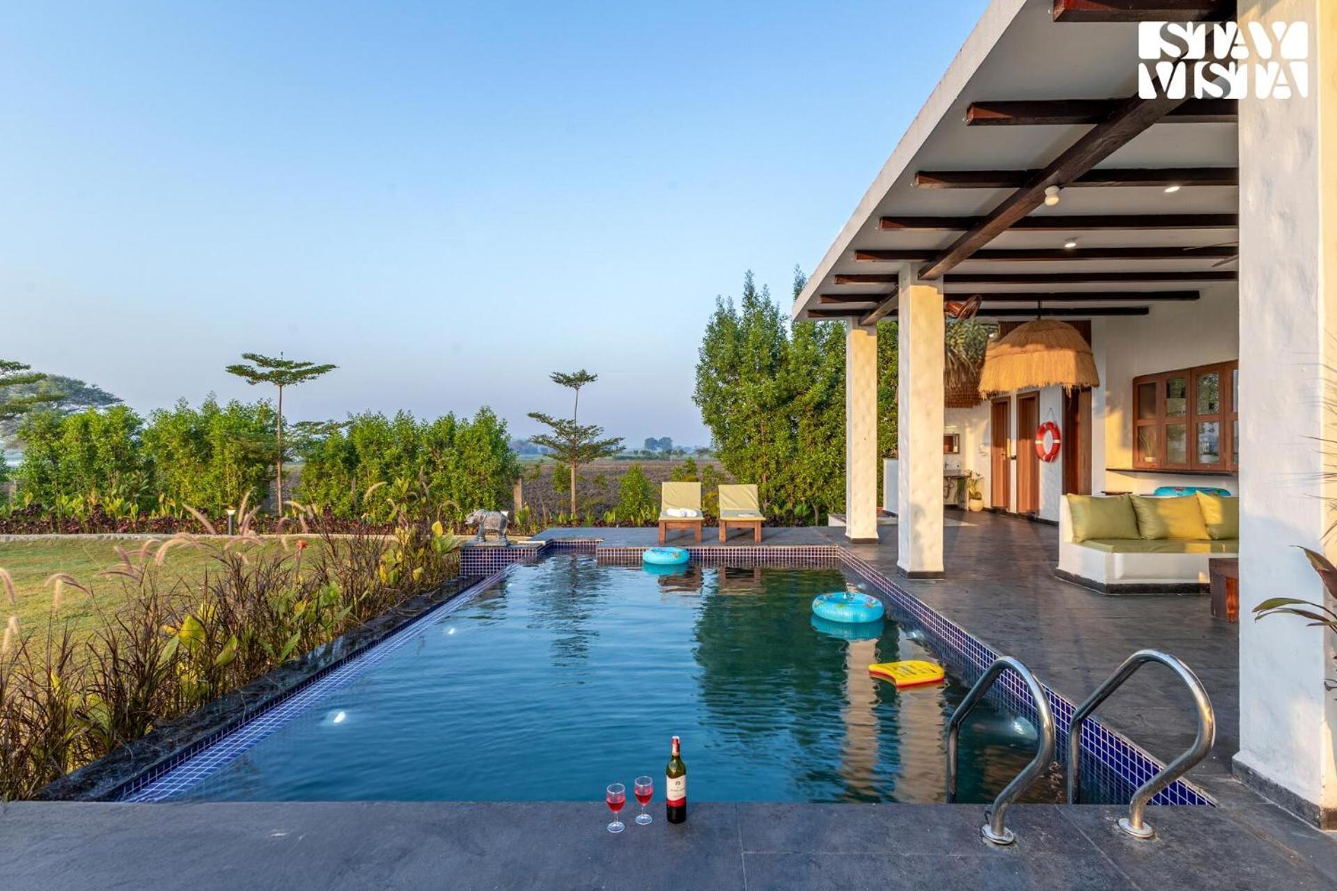 Stayvista At Lotus By The Lake With Pool, Bbq & Lawn Indore Bagian luar foto