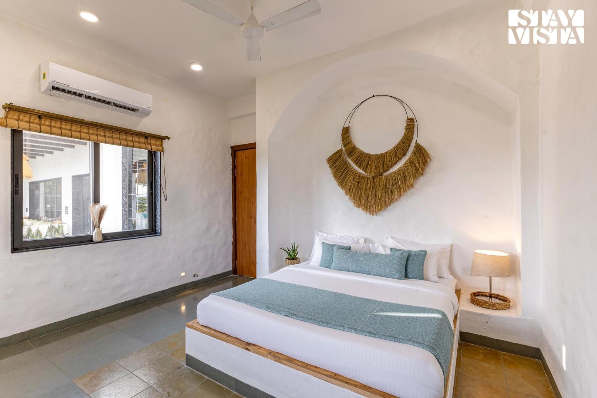 Stayvista At Lotus By The Lake With Pool, Bbq & Lawn Indore Bagian luar foto