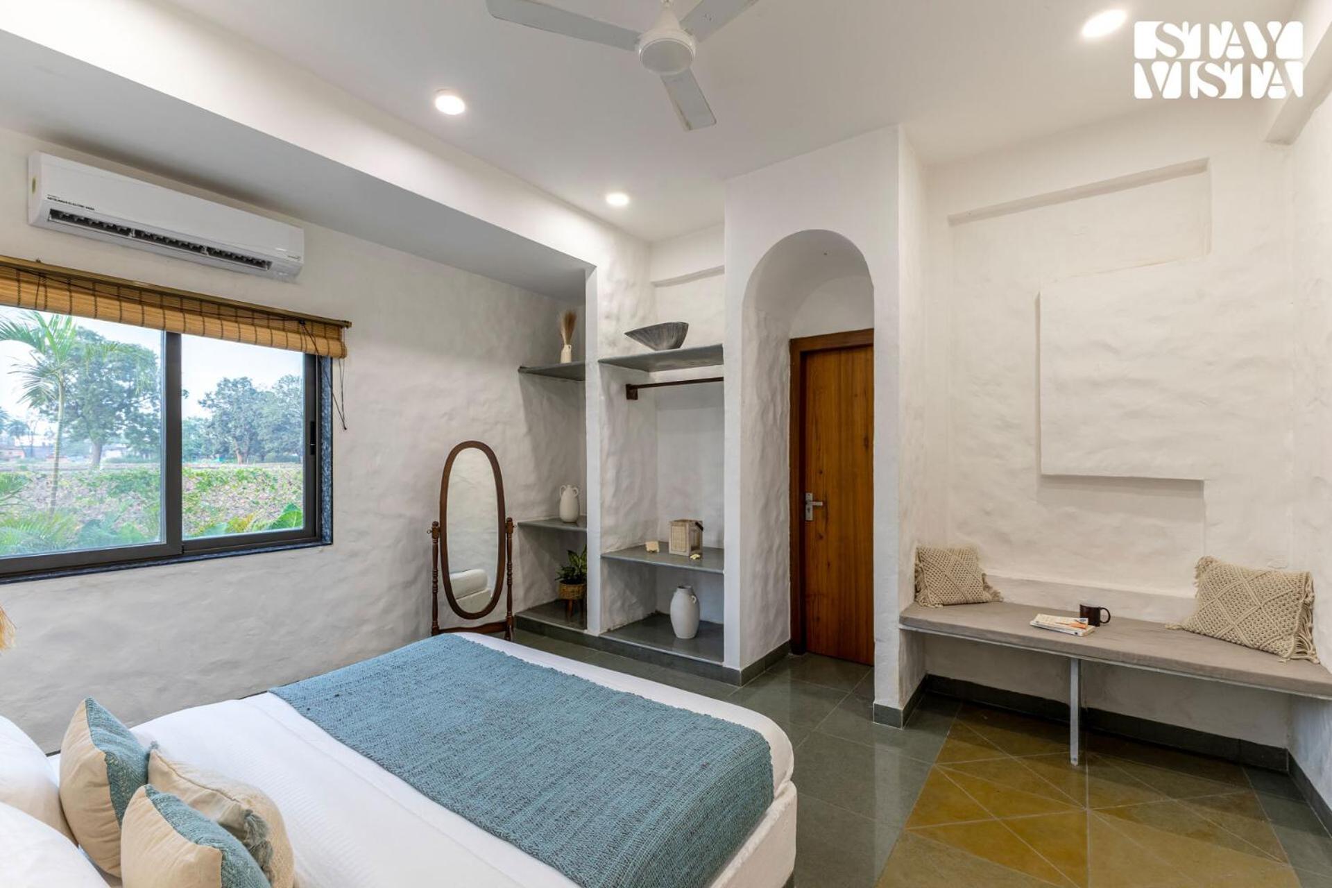 Stayvista At Lotus By The Lake With Pool, Bbq & Lawn Indore Bagian luar foto