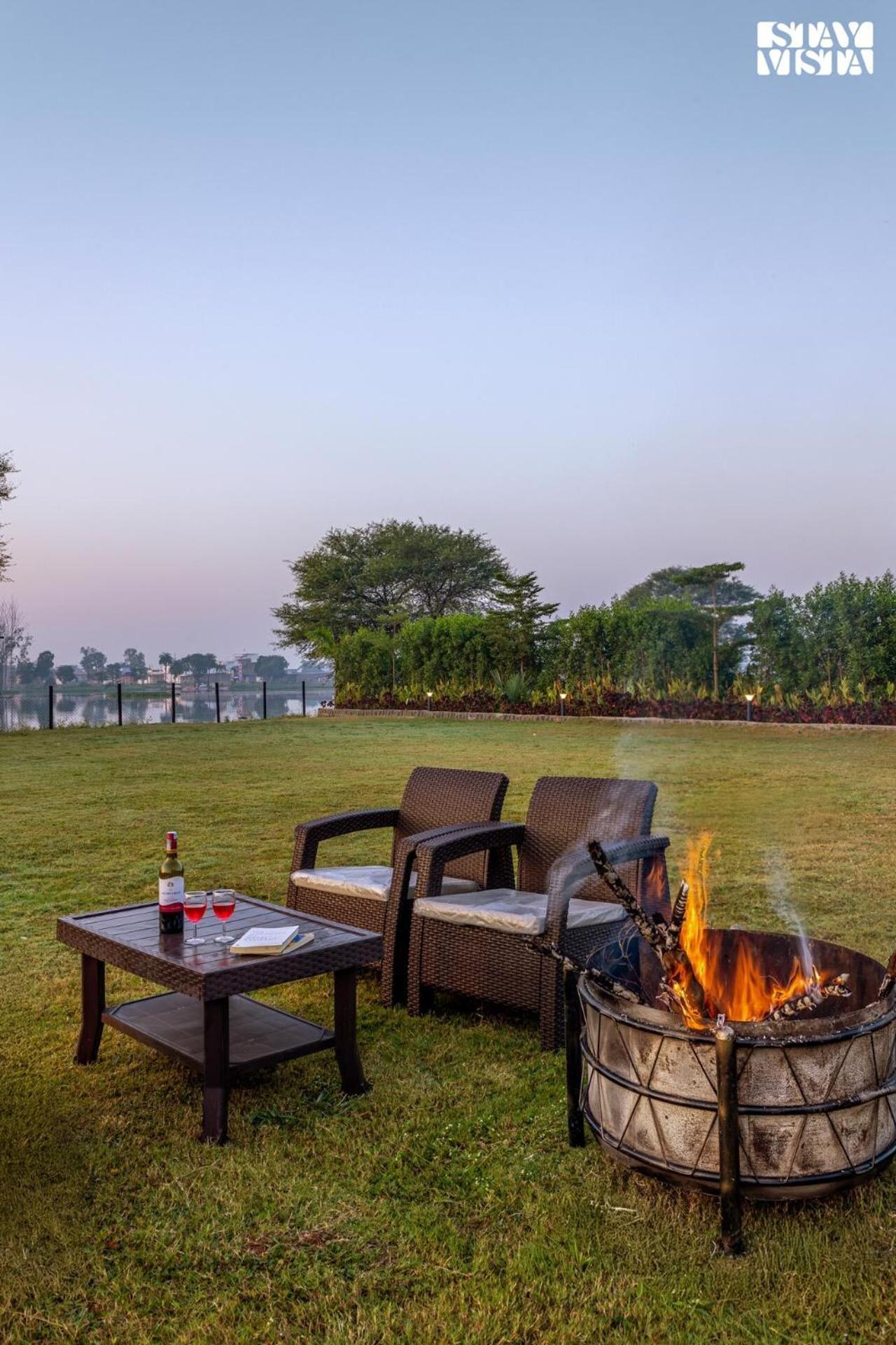 Stayvista At Lotus By The Lake With Pool, Bbq & Lawn Indore Bagian luar foto